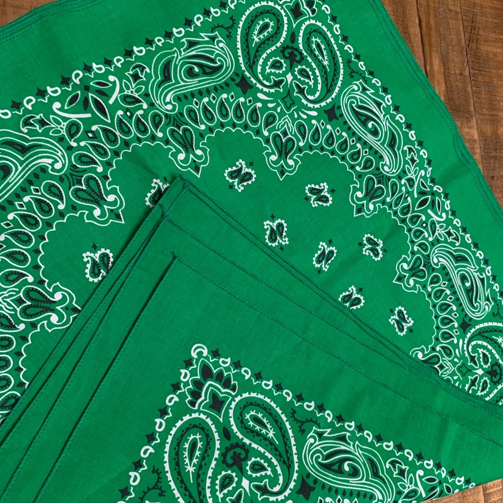 Set of four green bandanas NWOT